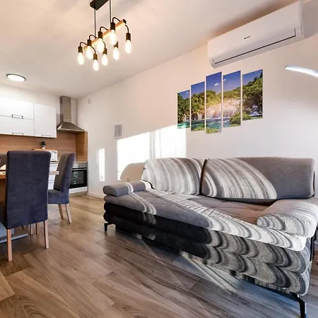 Zen Promona Βίλα Puljane